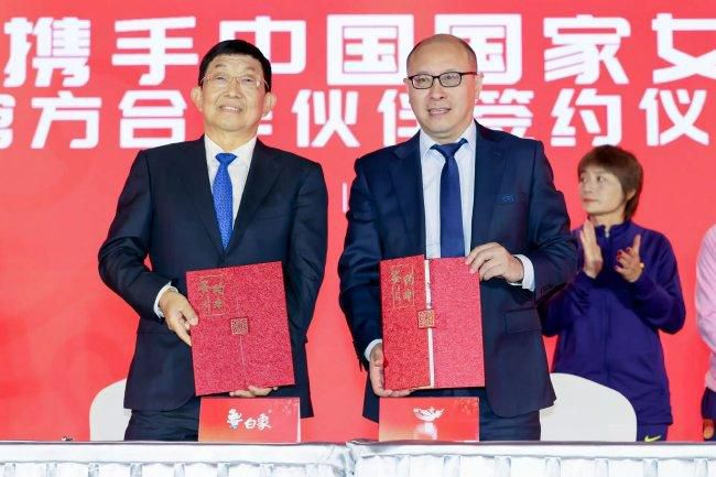 马卡报表示，最近几周马竞考察了格林伍德，以了解未来签约的可能性。